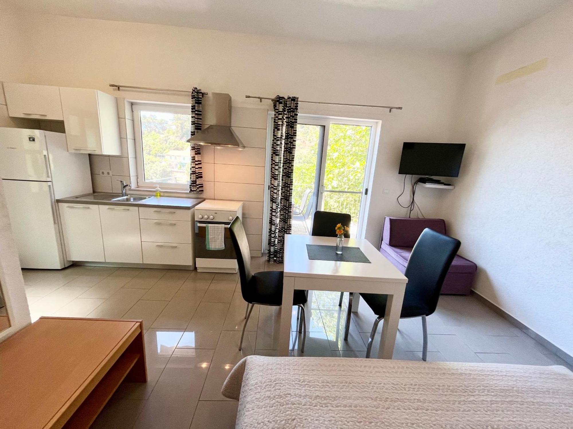 Paradise Apartments - Robinson Getaway Gdinj Екстер'єр фото