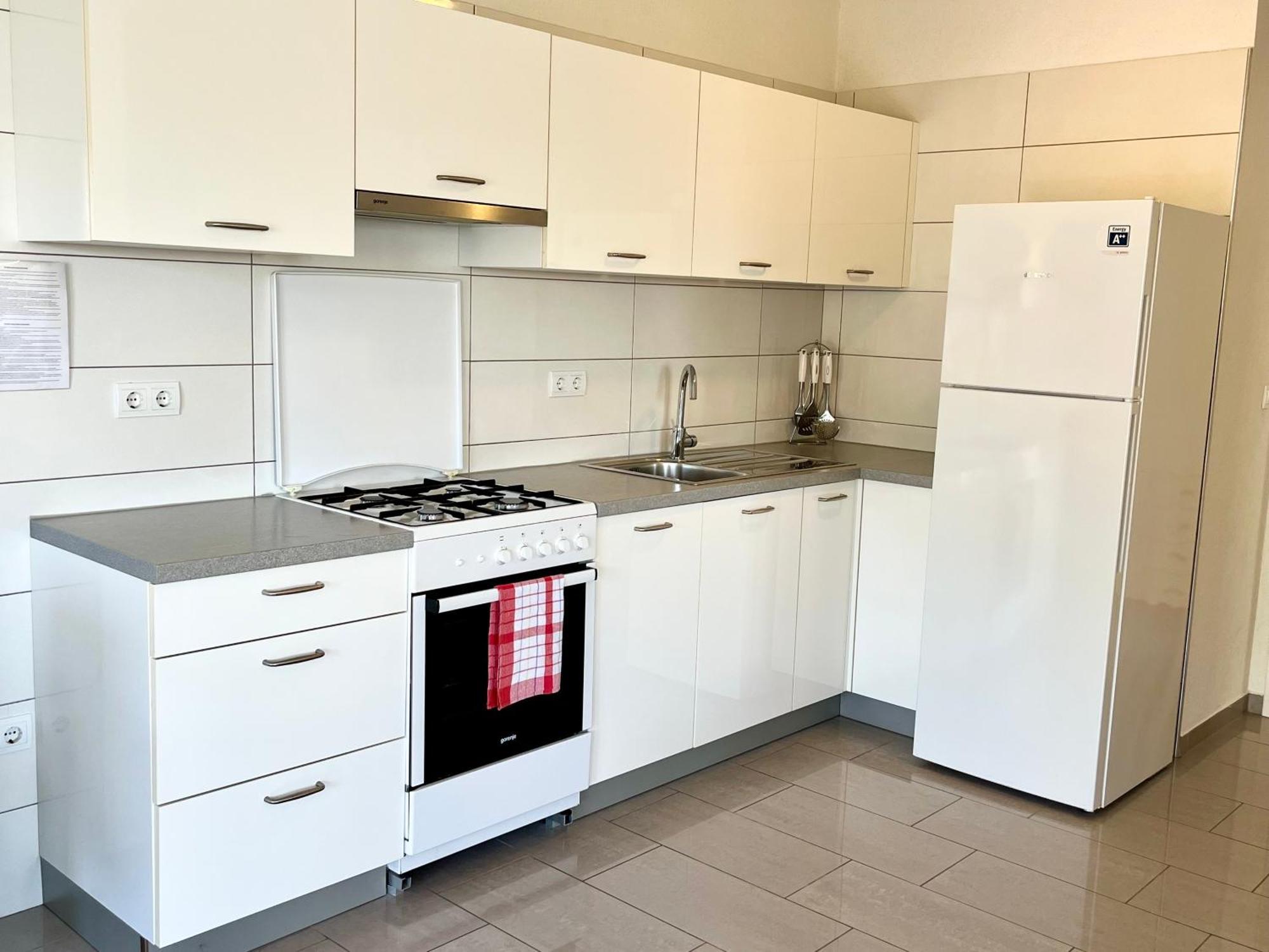 Paradise Apartments - Robinson Getaway Gdinj Екстер'єр фото