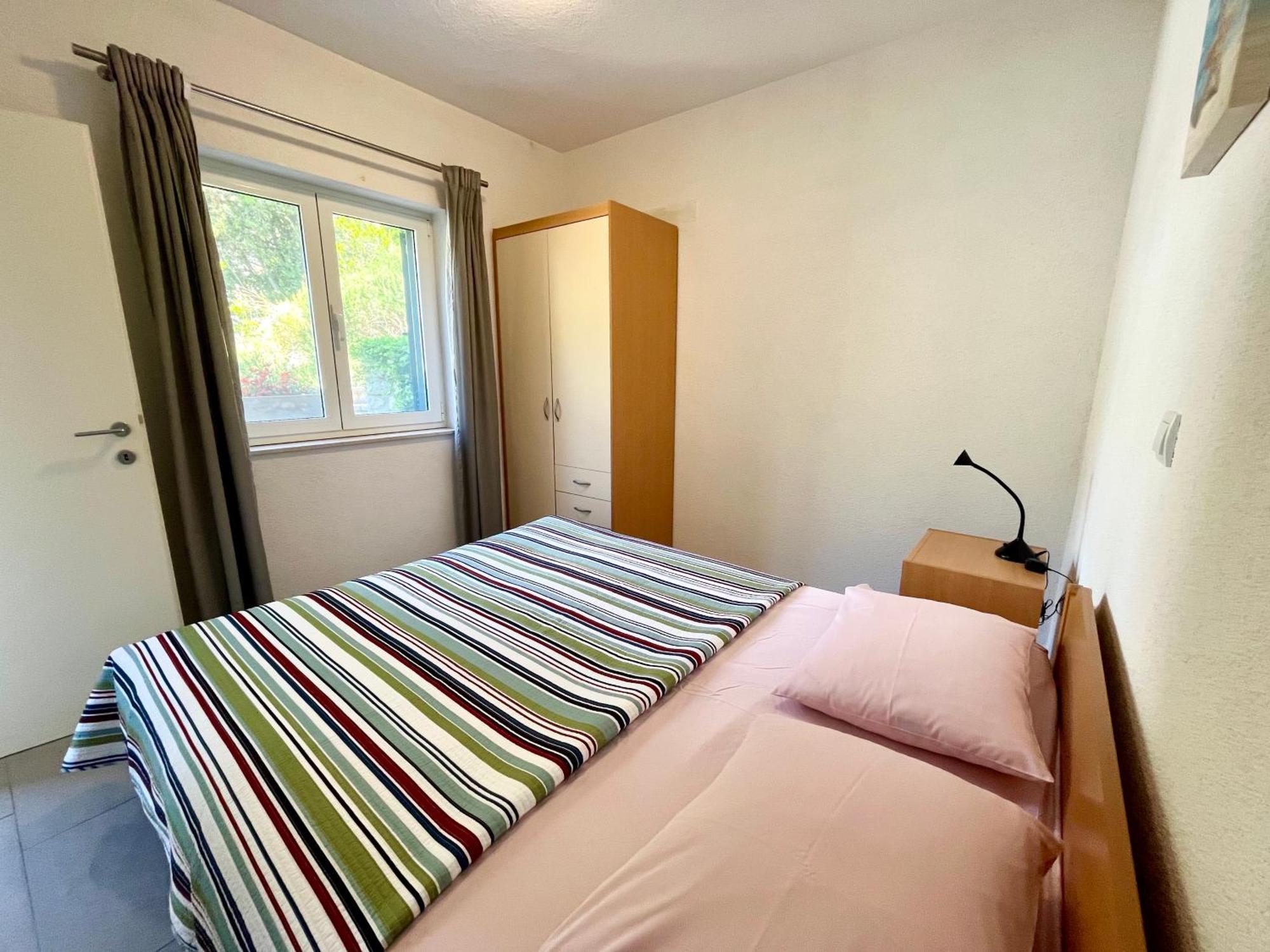 Paradise Apartments - Robinson Getaway Gdinj Екстер'єр фото