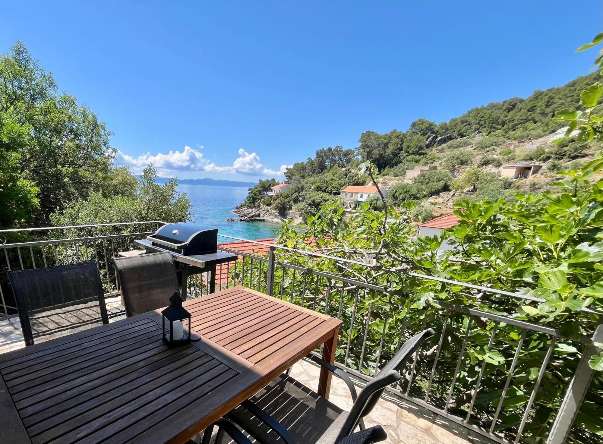 Paradise Apartments - Robinson Getaway Gdinj Екстер'єр фото