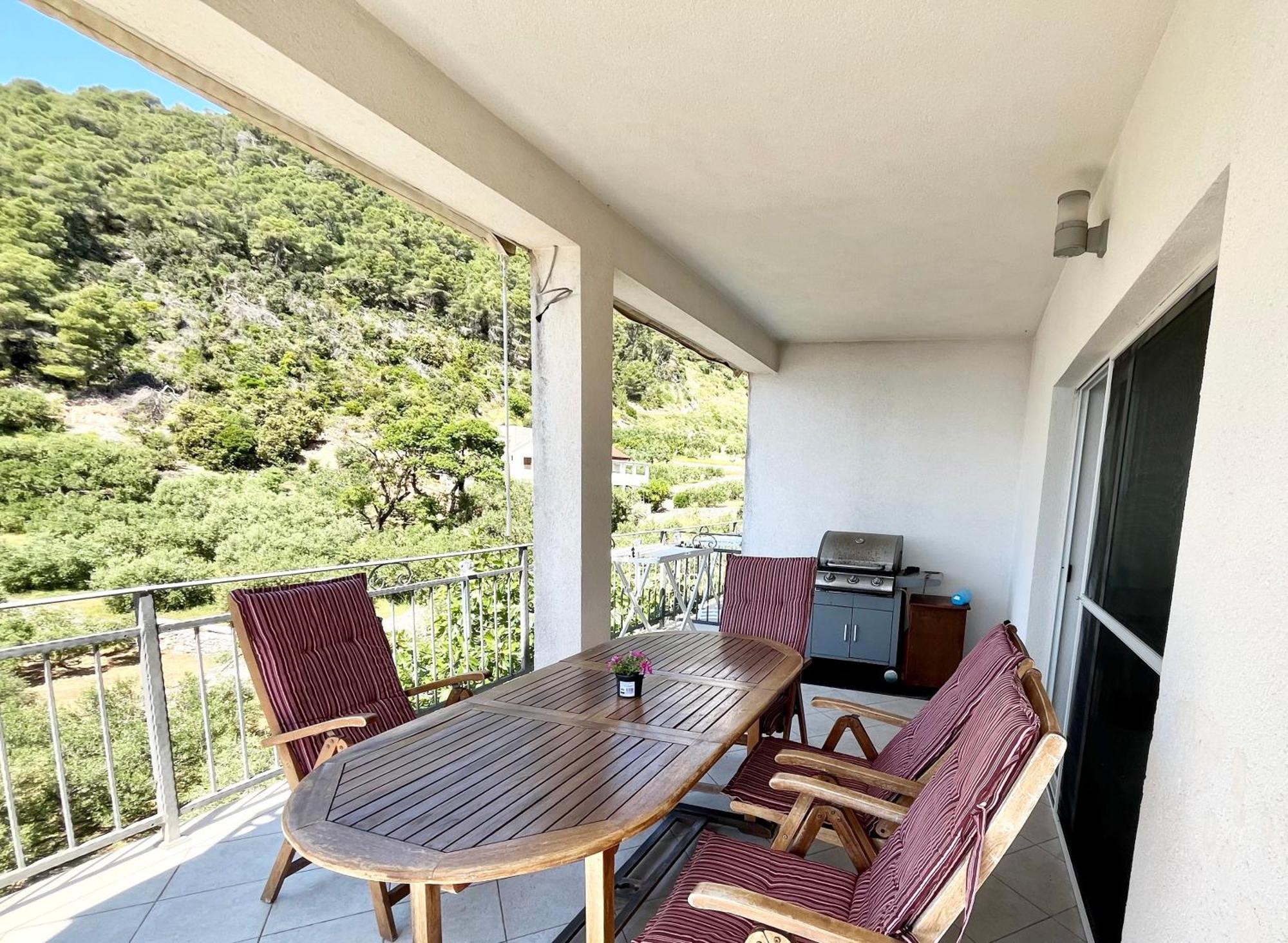 Paradise Apartments - Robinson Getaway Gdinj Екстер'єр фото