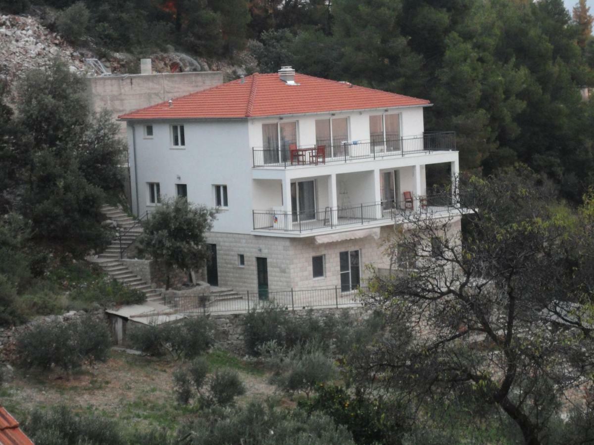 Paradise Apartments - Robinson Getaway Gdinj Екстер'єр фото