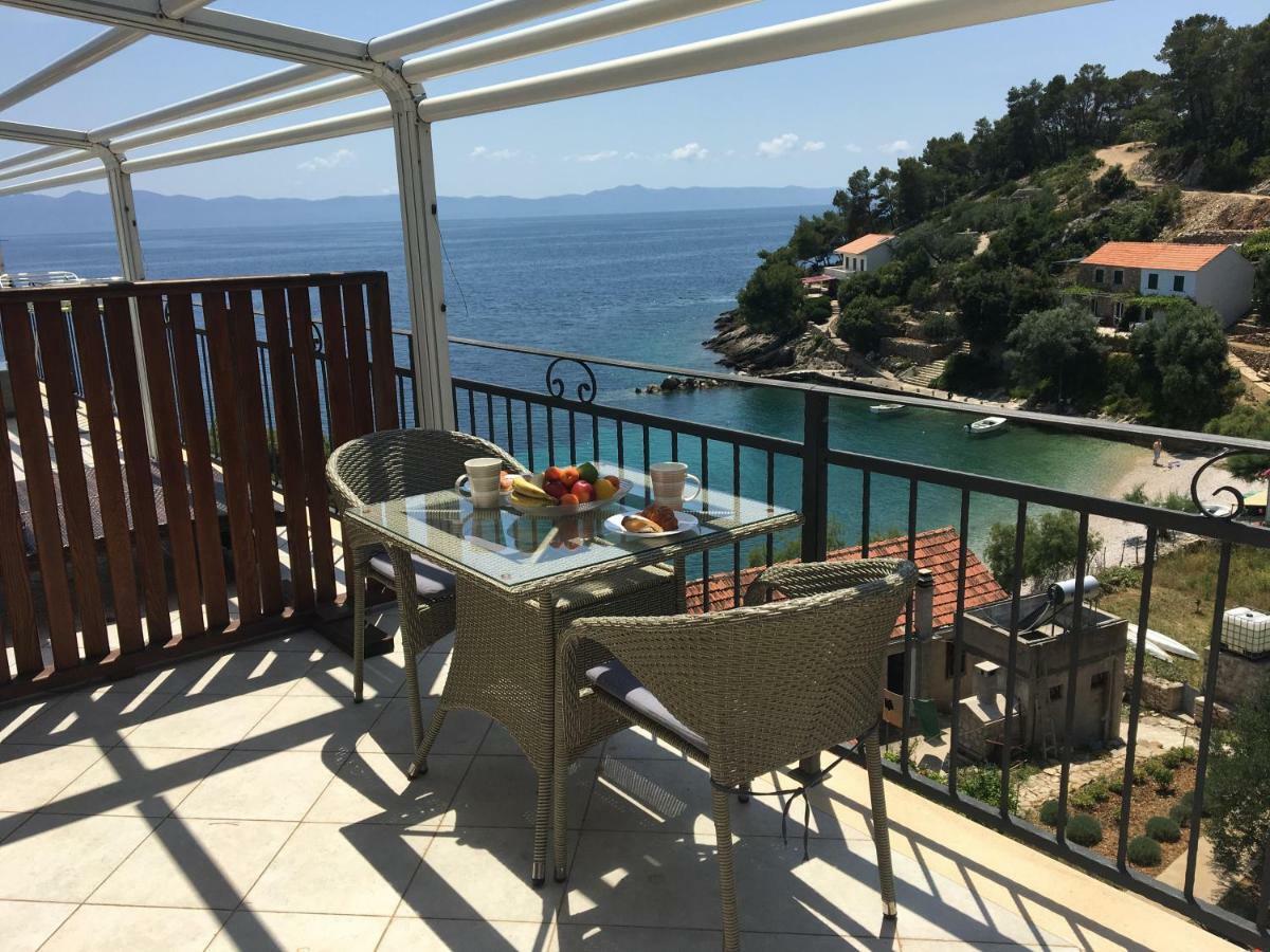 Paradise Apartments - Robinson Getaway Gdinj Екстер'єр фото