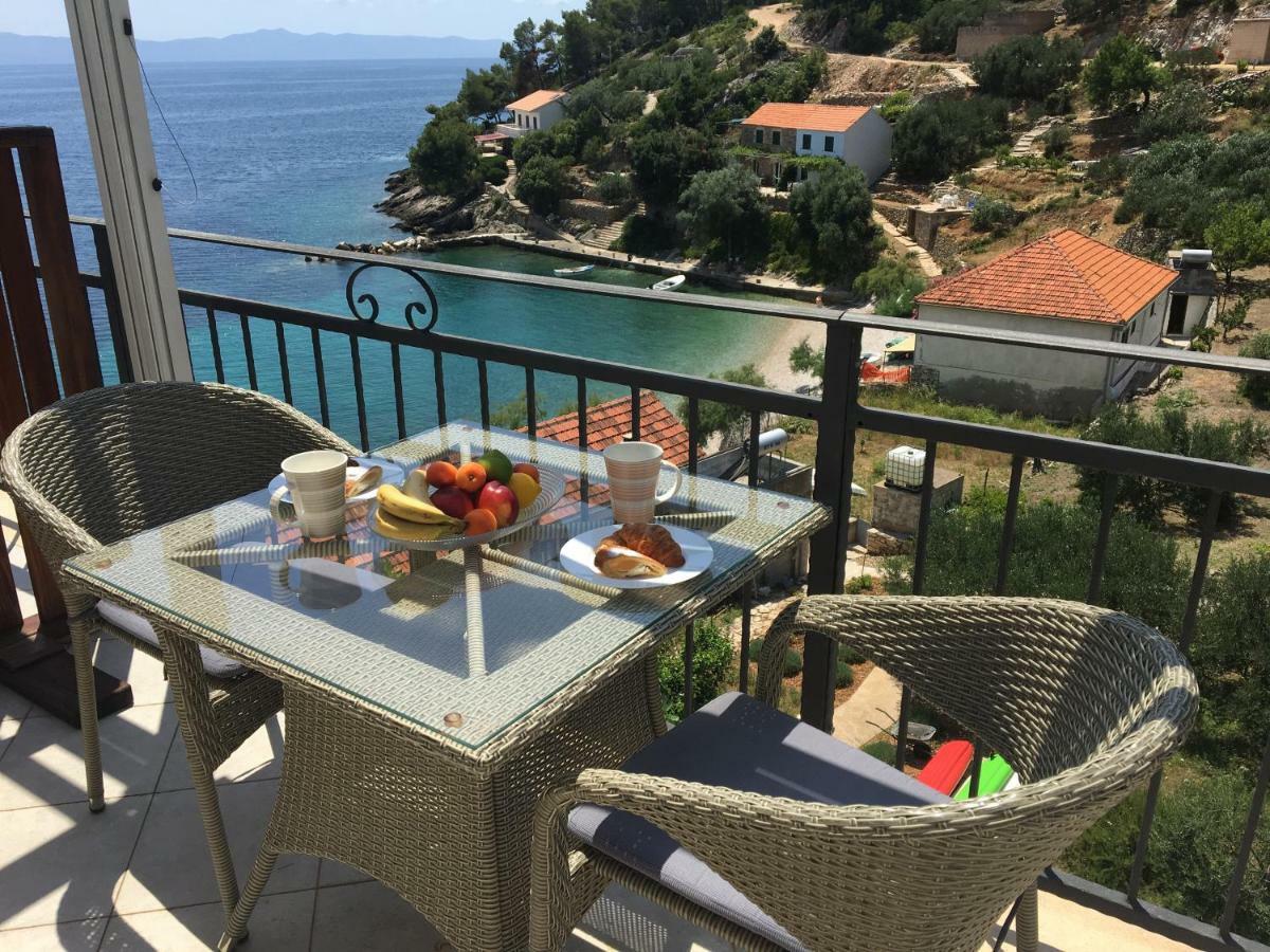 Paradise Apartments - Robinson Getaway Gdinj Екстер'єр фото