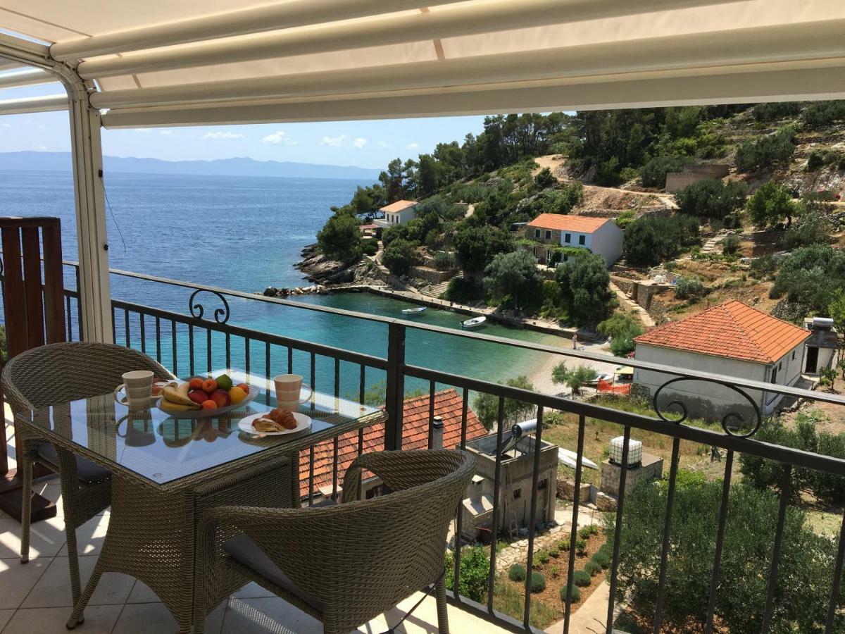 Paradise Apartments - Robinson Getaway Gdinj Екстер'єр фото
